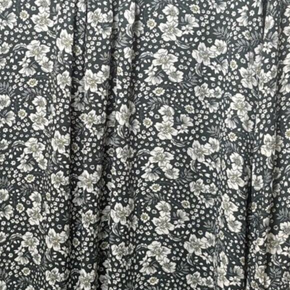 Grace the Perfect Fit Women’s Black White Floral Button Front Blouse 1X Light - Picture 4 of 6